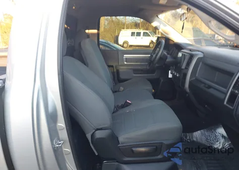 2015 Ram 1500 Express z USA, uszkodzony, nr VIN 3C6JR6AT4FG665677